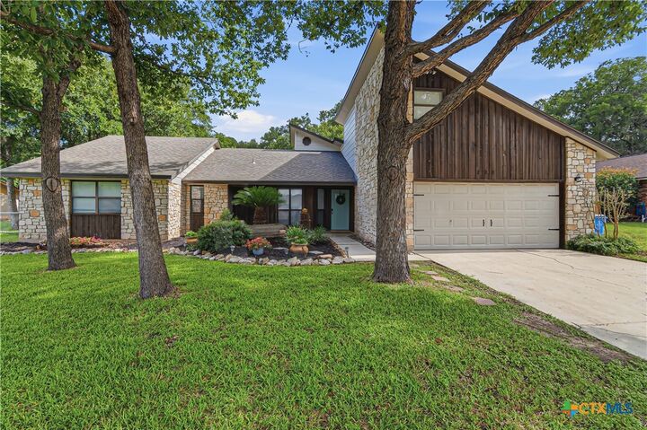 Property Photo: 122 Twin Oak Road TX 78155