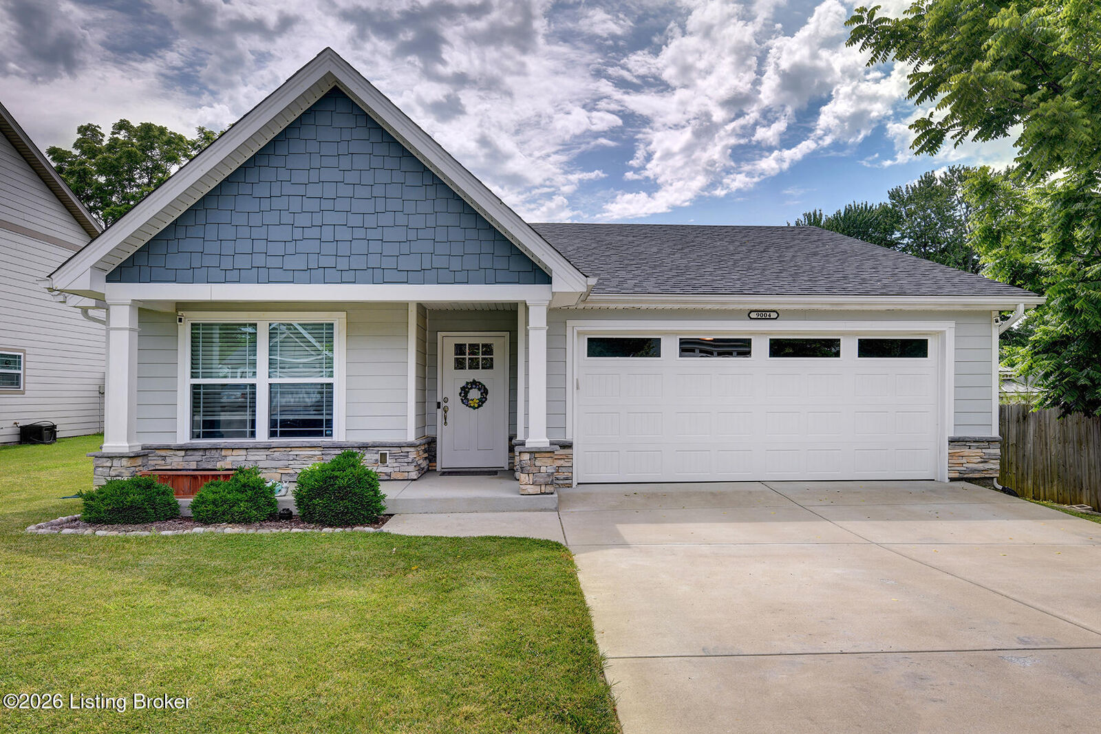 Property Photo: 9004 Manslick Commons Dr KY 40219