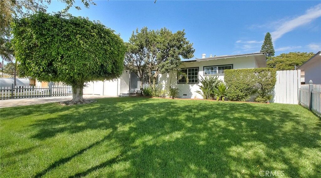 Property Photo: 408 N Diana CA 92833