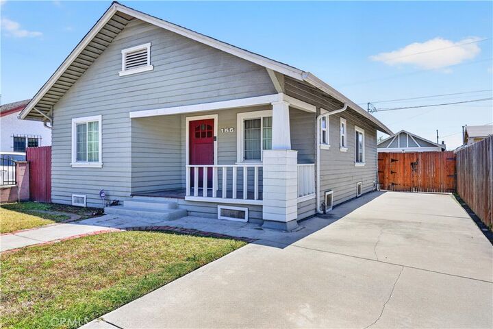 Property Photo:  156 E 70th  CA 90003 