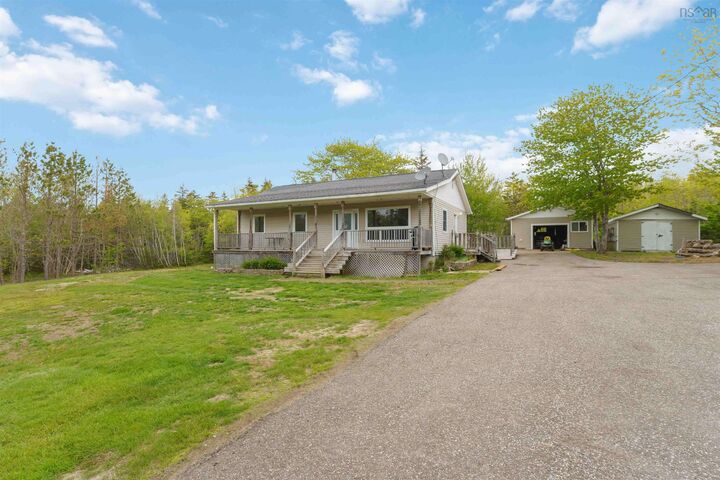 1460 Hampton Mountain Road — photo 1