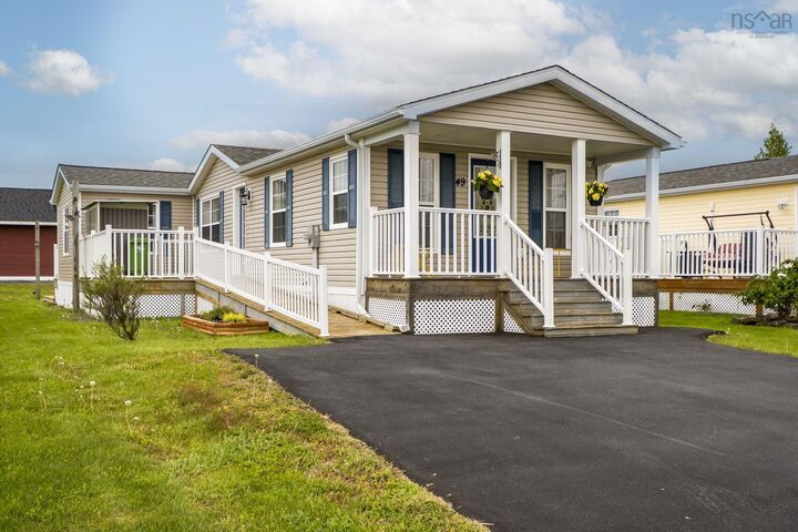 Property Photo:  49 Merriweather Crescent  NS B0N 2T0 