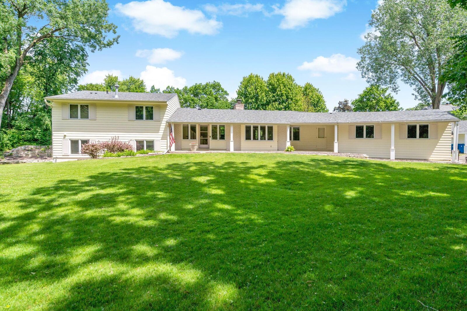 Property Photo:  4604 Merilane  MN 55436 