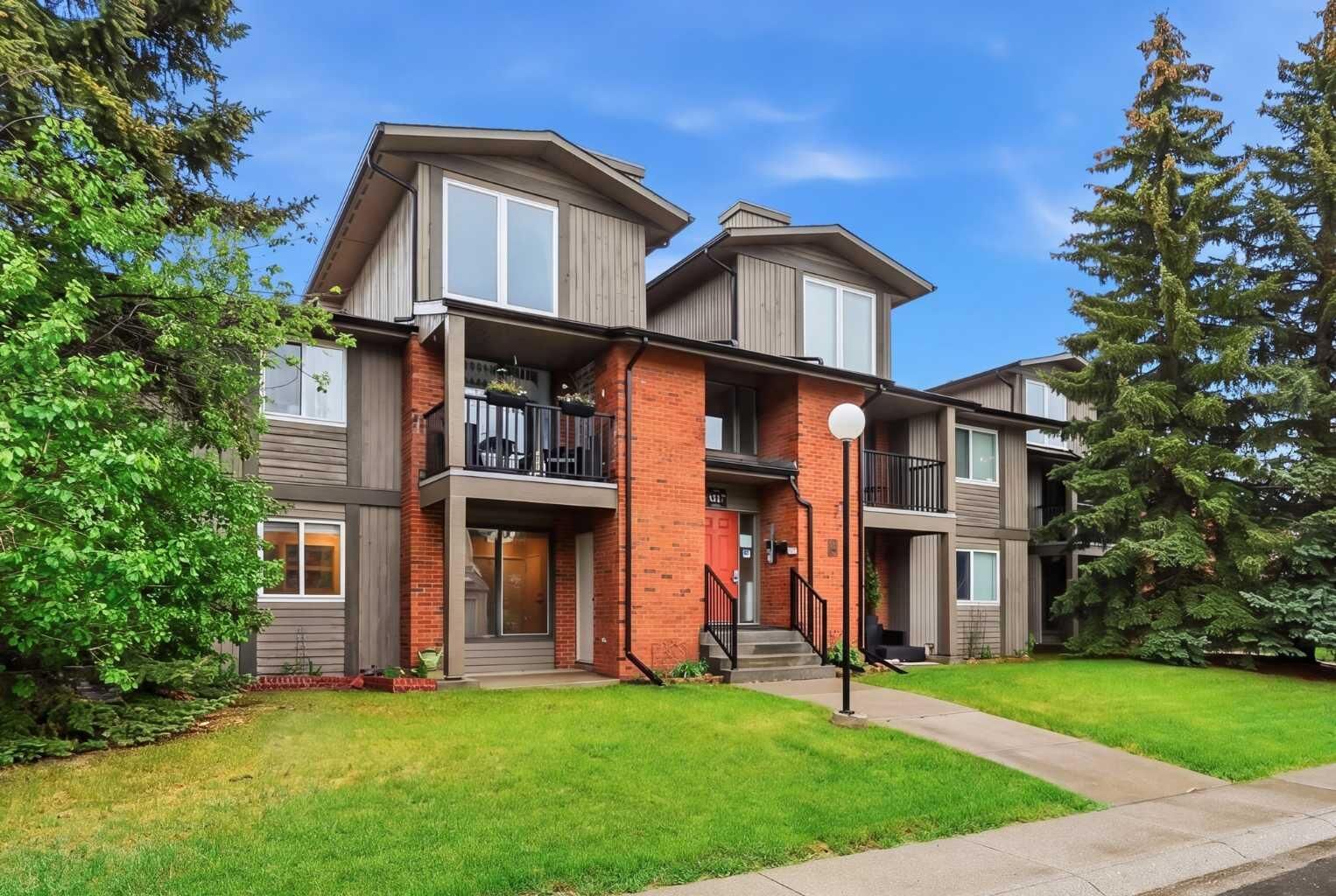 Property Photo: 6400 Coach Hill Road SW 723 AB T3H 1L6