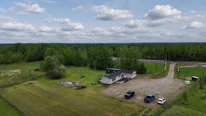 Property Photo: 17010 Township Road 542 AB T7E 3V4