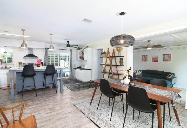 Property Photo:  4207 Wycliff Dr  FL 32514 