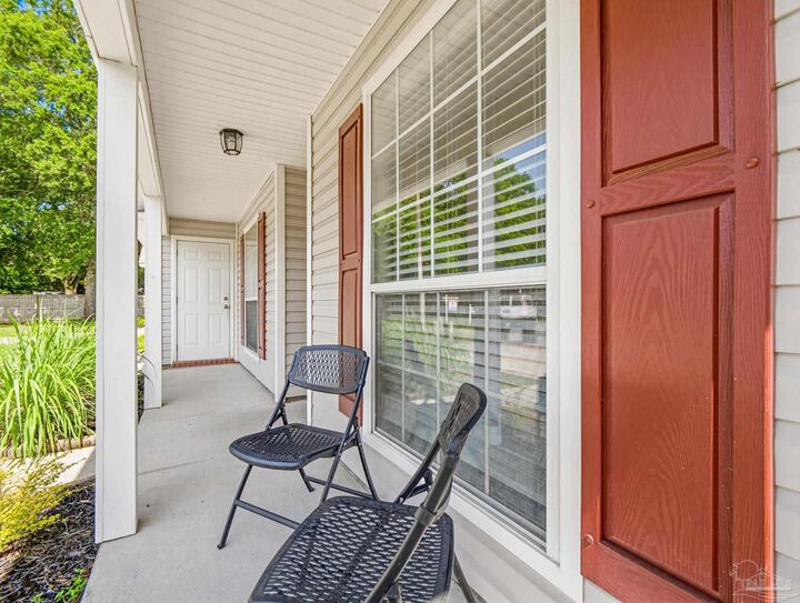 Property Photo:  640 Calderwood Ct  FL 32534 