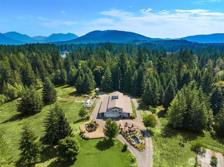 Property Photo:  6937  Lake Alice Road SE  WA 98024 