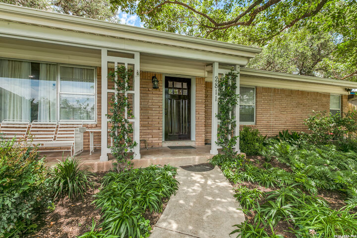 Property Photo:  2811 Chisolm Trl  TX 78217 