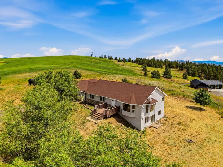 Property Photo: 36127 N Hart Rd WA 99122