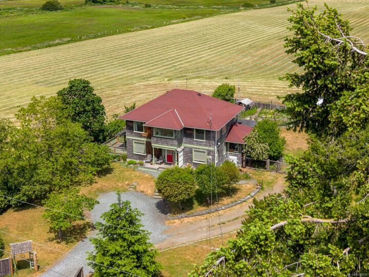 Property Photo: 2854 Farm View Rd BC V9N 9C7