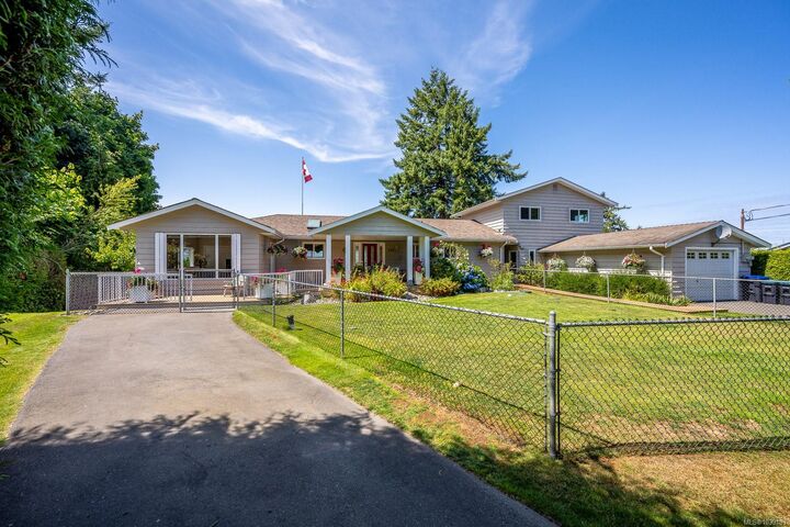 200 Crome Point Rd — photo 1