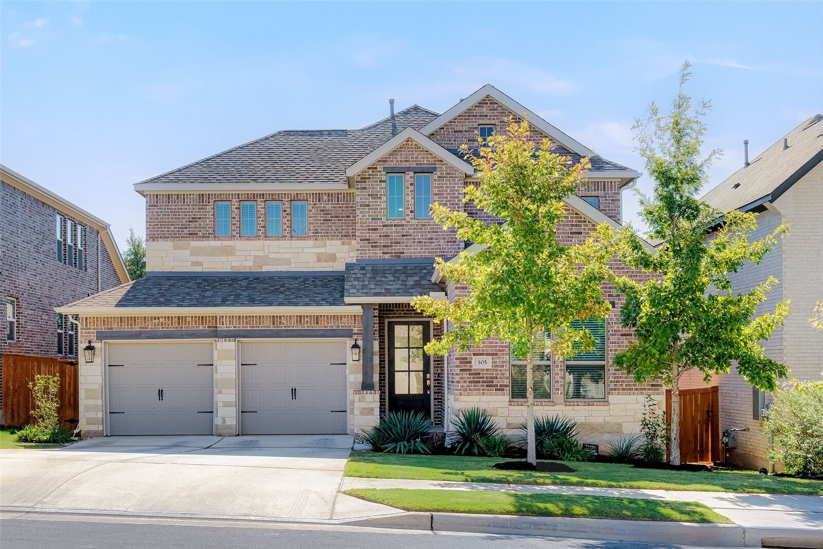 Property Photo:  305 Terra Manor Trail  TX 78628 