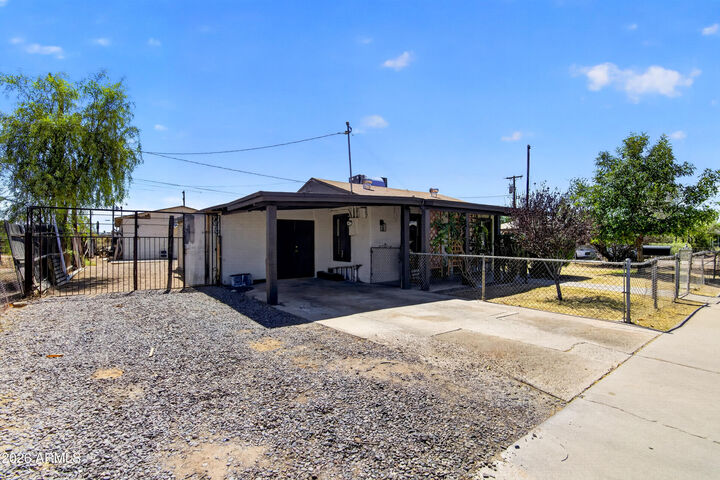 Property Photo:  931 S Drew Street  AZ 85210 