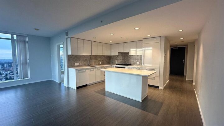 Property Photo: 6700 Dunblane Avenue 3601 BC V5H 0J3