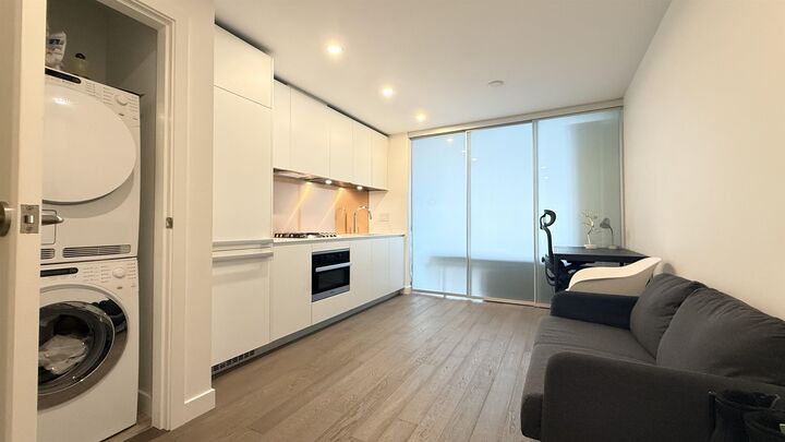 Property Photo:  1480 Howe Street 3908  BC V6Z 0G5 