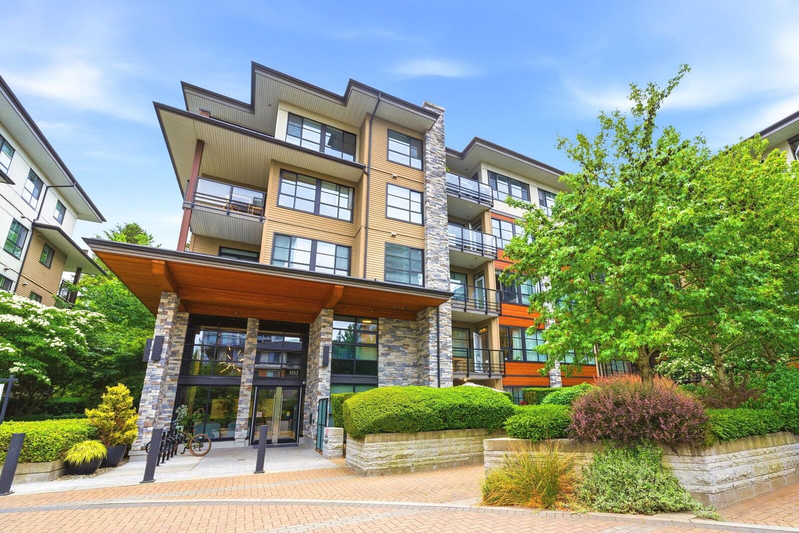Property Photo: 1152 Windsor Mews 512 BC V3B 0N1