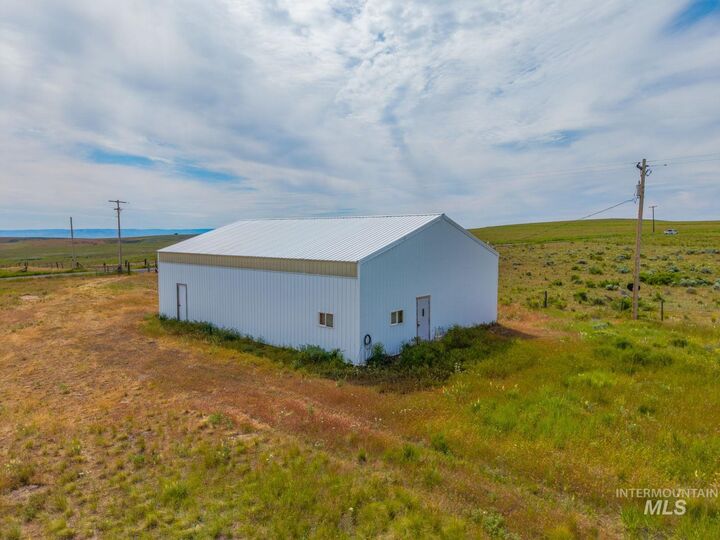 Property Photo:  27474 Peola Road  WA 99403 