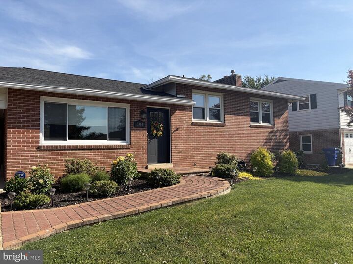 Property Photo:  604 Robert Street  PA 17055 