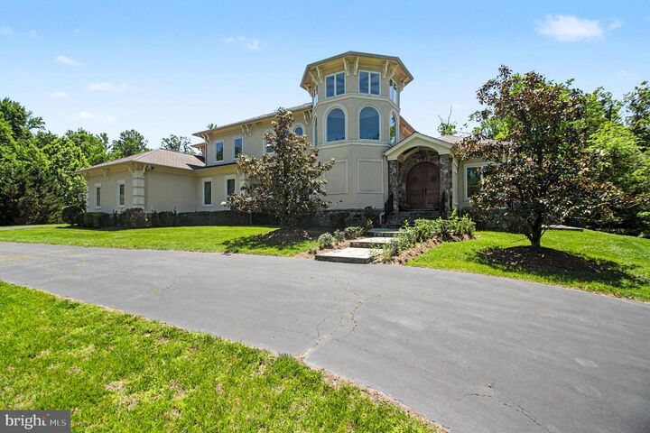 Property Photo: 5985 Saint Catherines Lane VA 22079