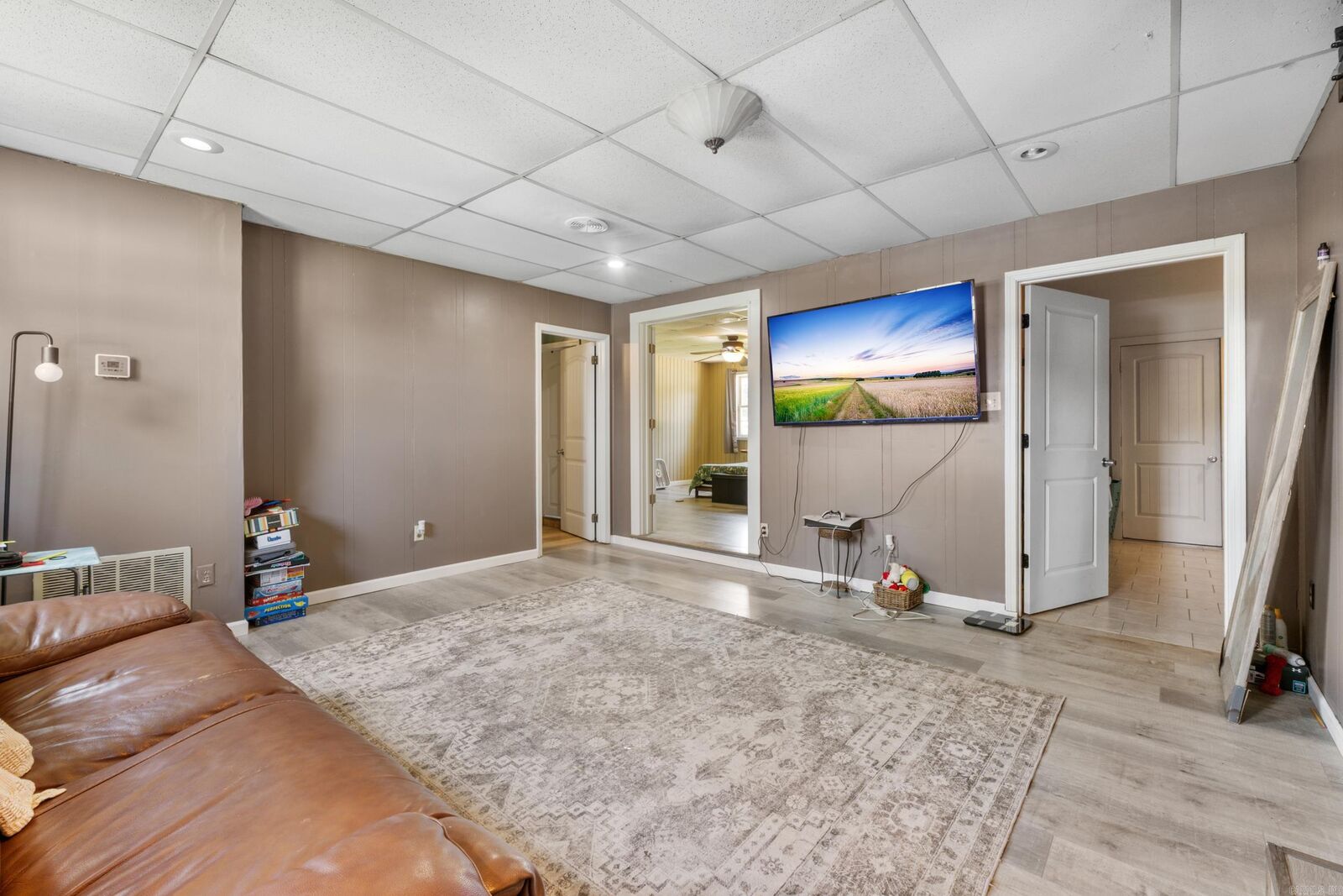 Property Photo: 408 E Sanford Street AR 72635