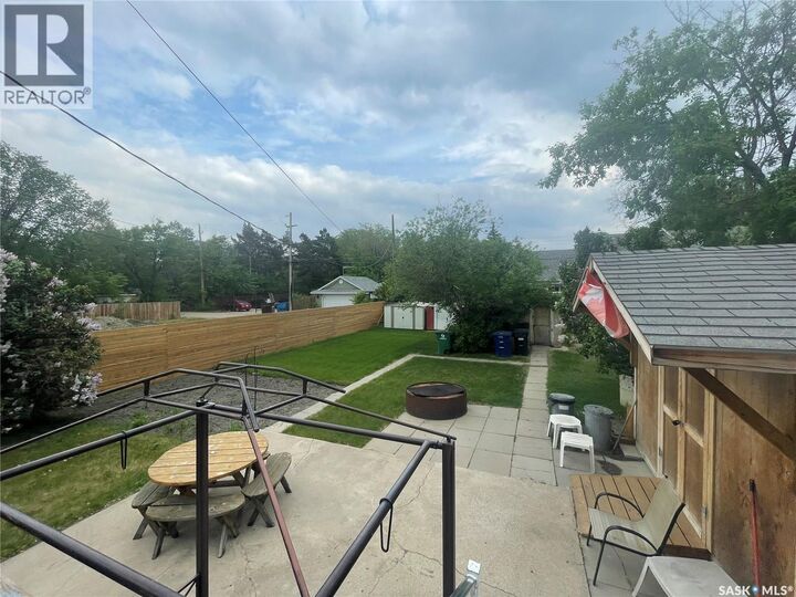 Property Photo:  419 18th Street W  SK S7L 1E4 