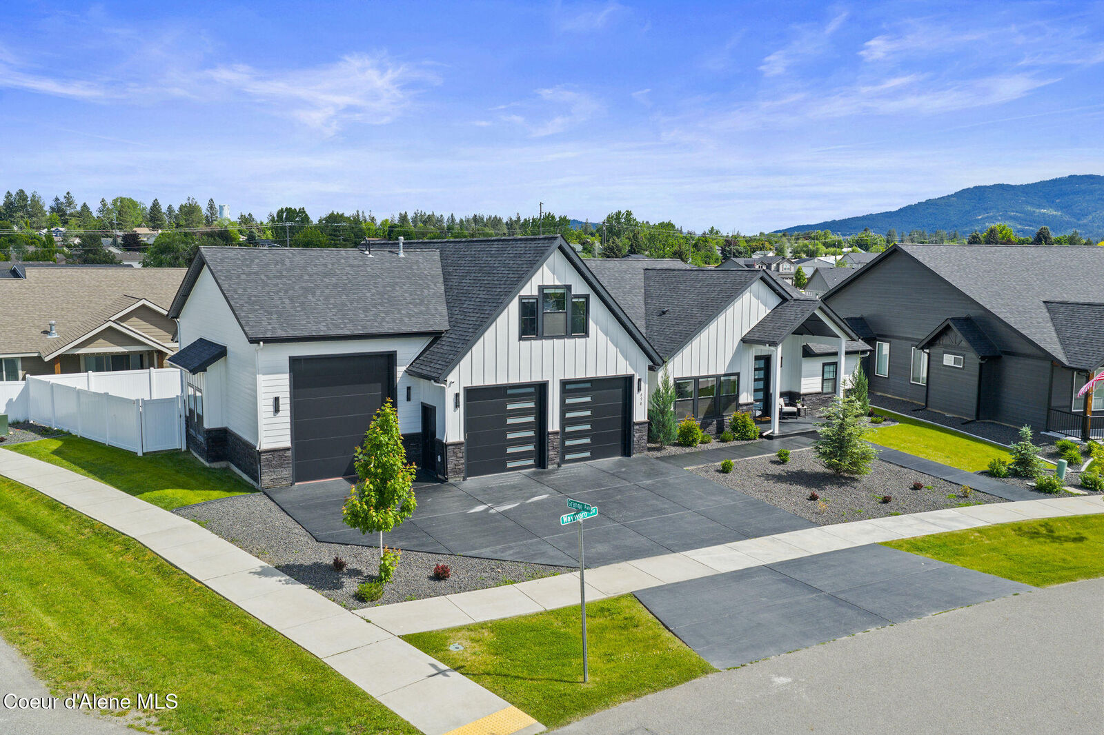 Property Photo:  898 W Wayward Cir  ID 83854 