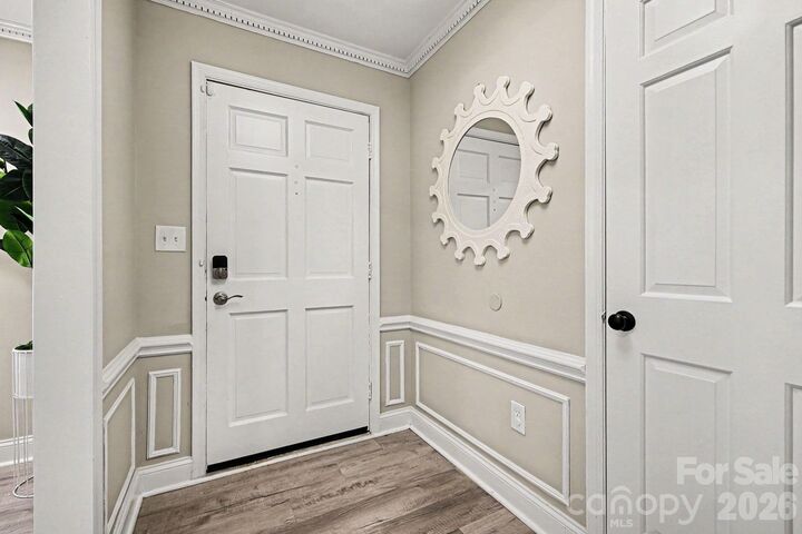 Property Photo: 6818 Candlewyck Lane NC 28226