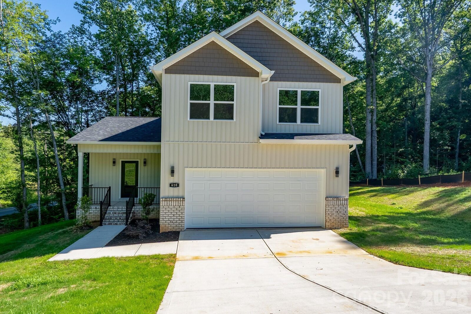 Property Photo: 610 Queens Drive NC 28034