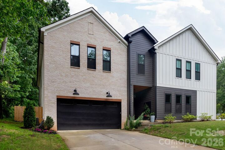 Property Photo:  1602 Herrin Avenue  NC 28205 