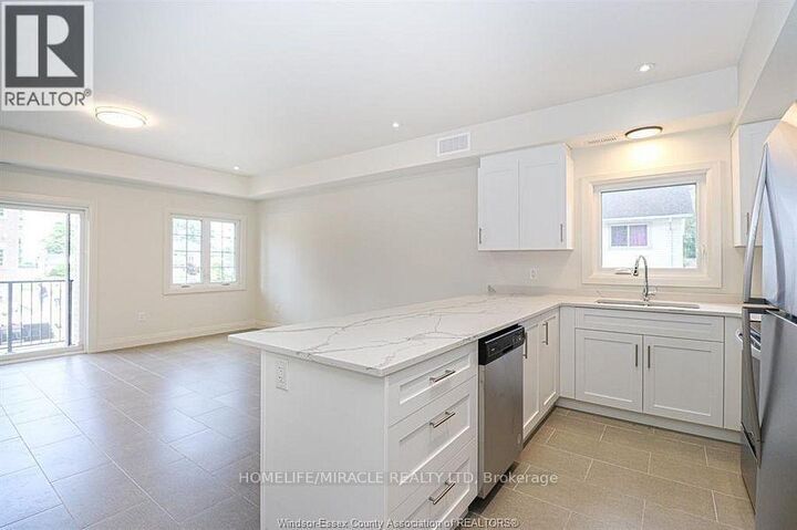 Property Photo:  233 Watson Avenue 204  ON N8S 3R8 