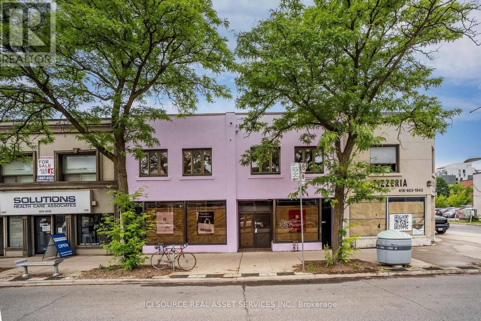 Property Photo:  574 St Clair Avenue West Upper  ON M6C 1A6 
