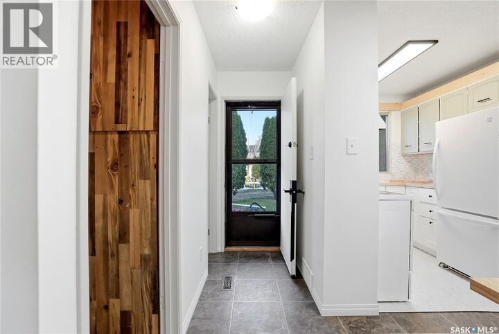 Property Photo:  93 1128 McKercher Drive  SK S7H 4Y7 