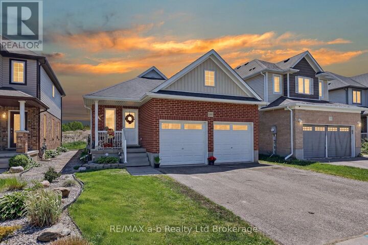 Property Photo:  1380 Caen Avenue  ON N4T 0J3 