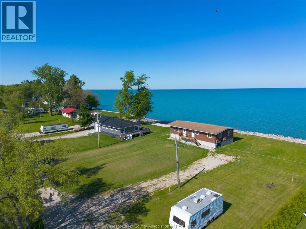 Property Photo:  91 Marentette Beach Road  ON N8H 3V7 