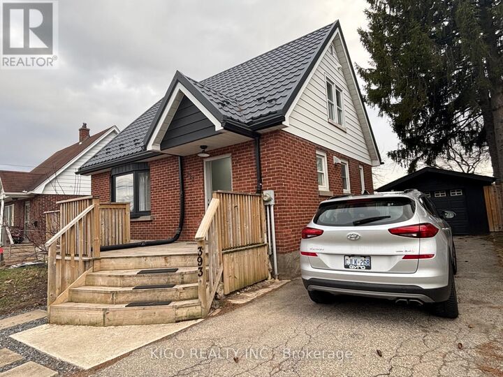 Property Photo:  393 Weber Street East  ON N2H 1G4 