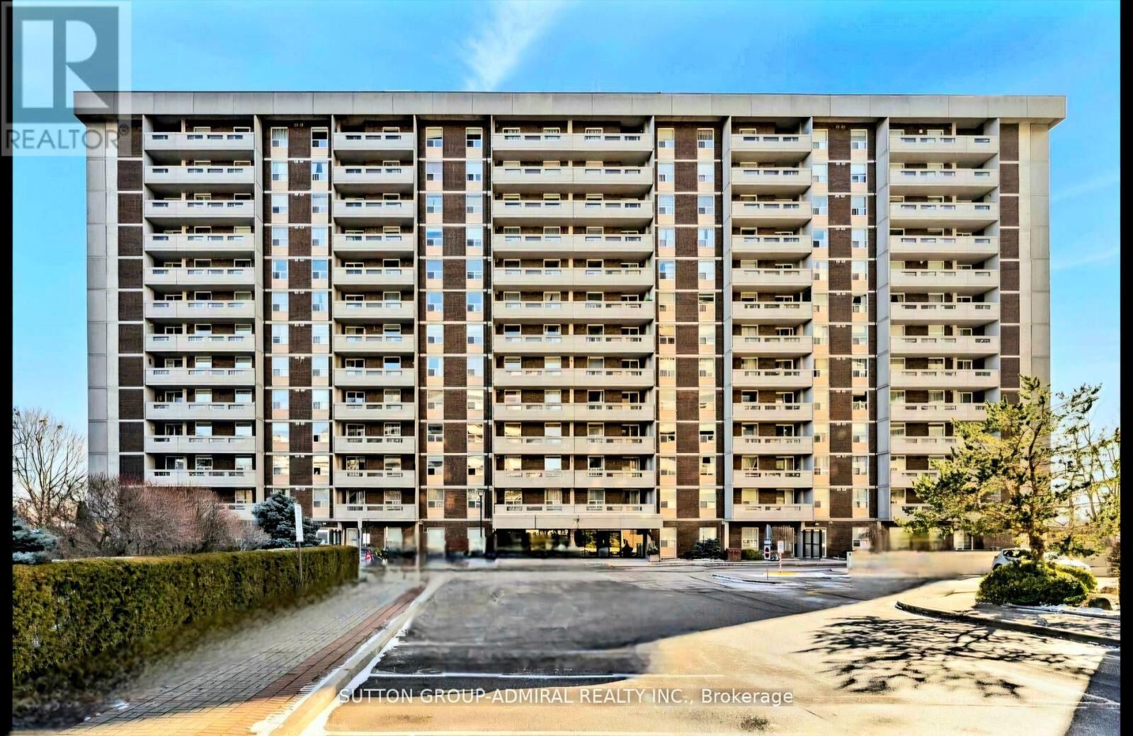 Property Photo:  50 Inverlochy Boulevard 1005  ON L3T 4T6 