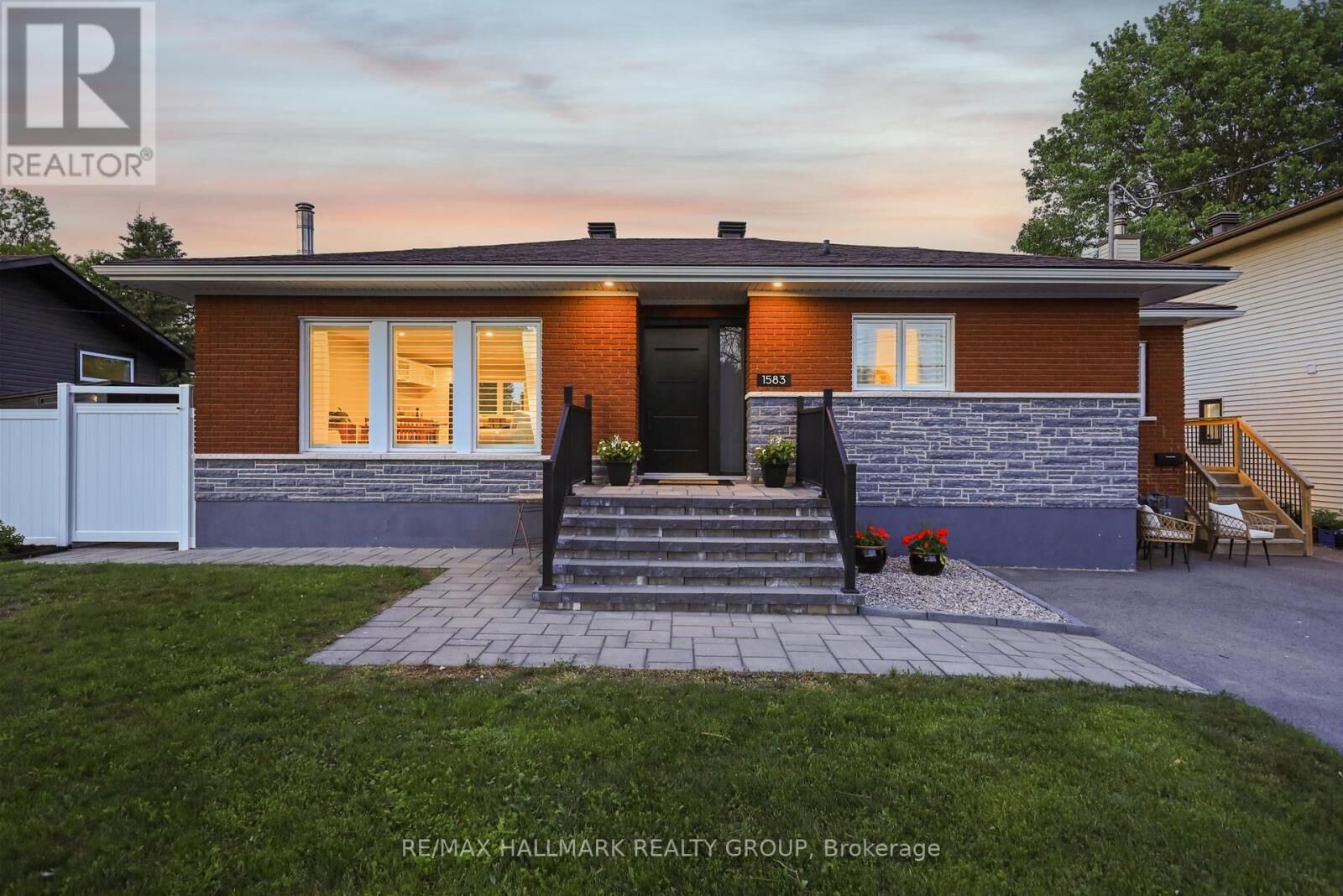Property Photo:  1583 Maxime Street  ON K1B 3K9 