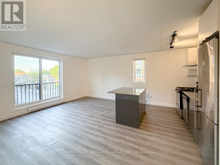 Property Photo:  678 Queen Street East Unit 7  ON M4M 1G8 