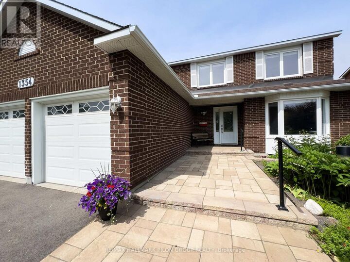 Property Photo:  1354 Mountainside Crescent  ON K1E 3G5 