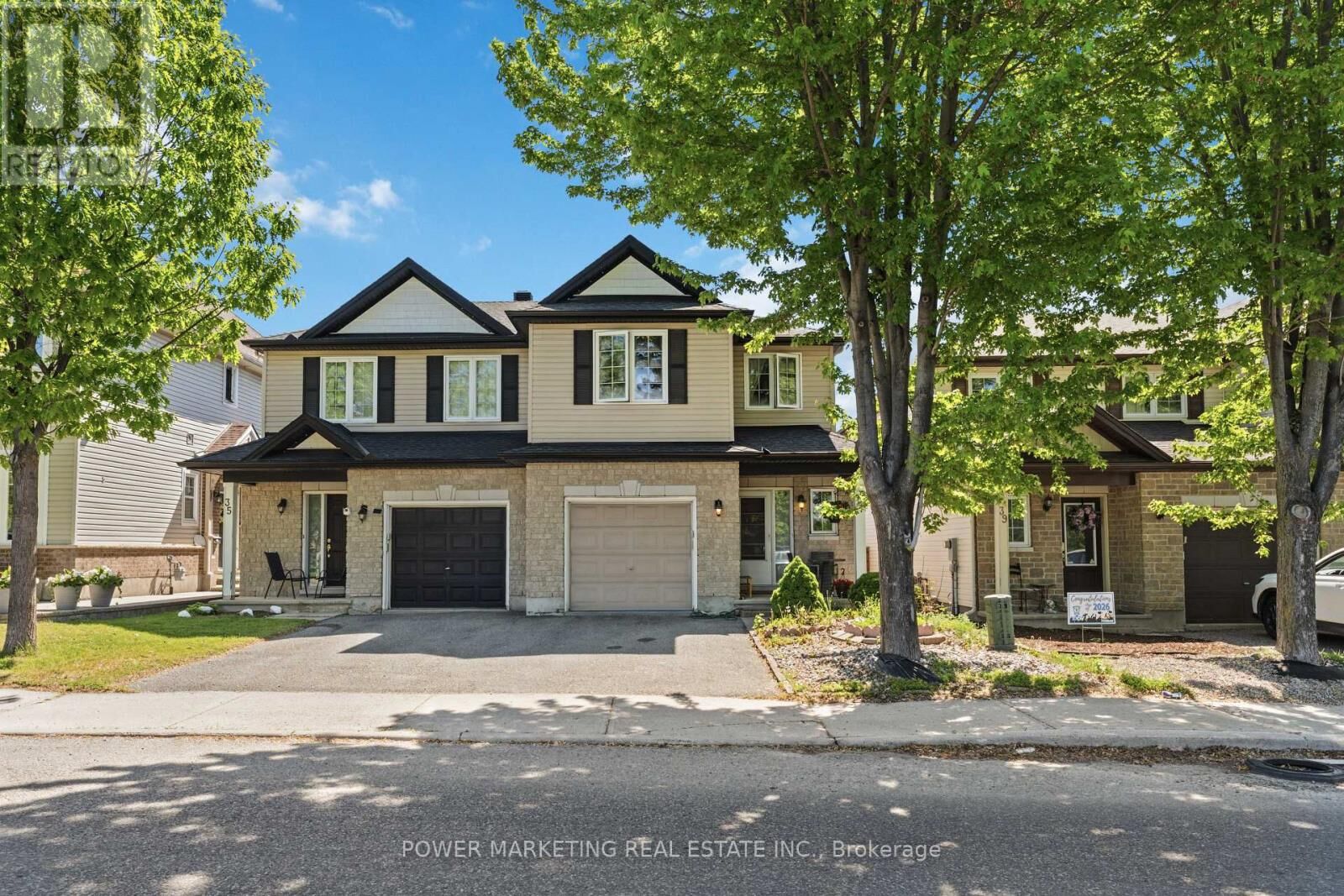 Property Photo:  37 Cresthaven Drive  ON K2G 6T8 