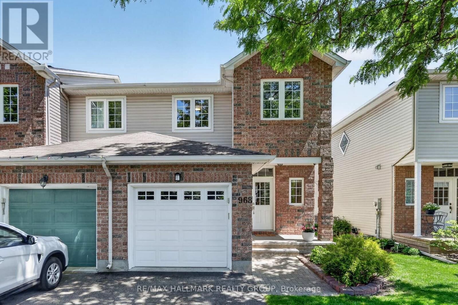 Property Photo:  968 Lucille Way  ON K4A 4J2 