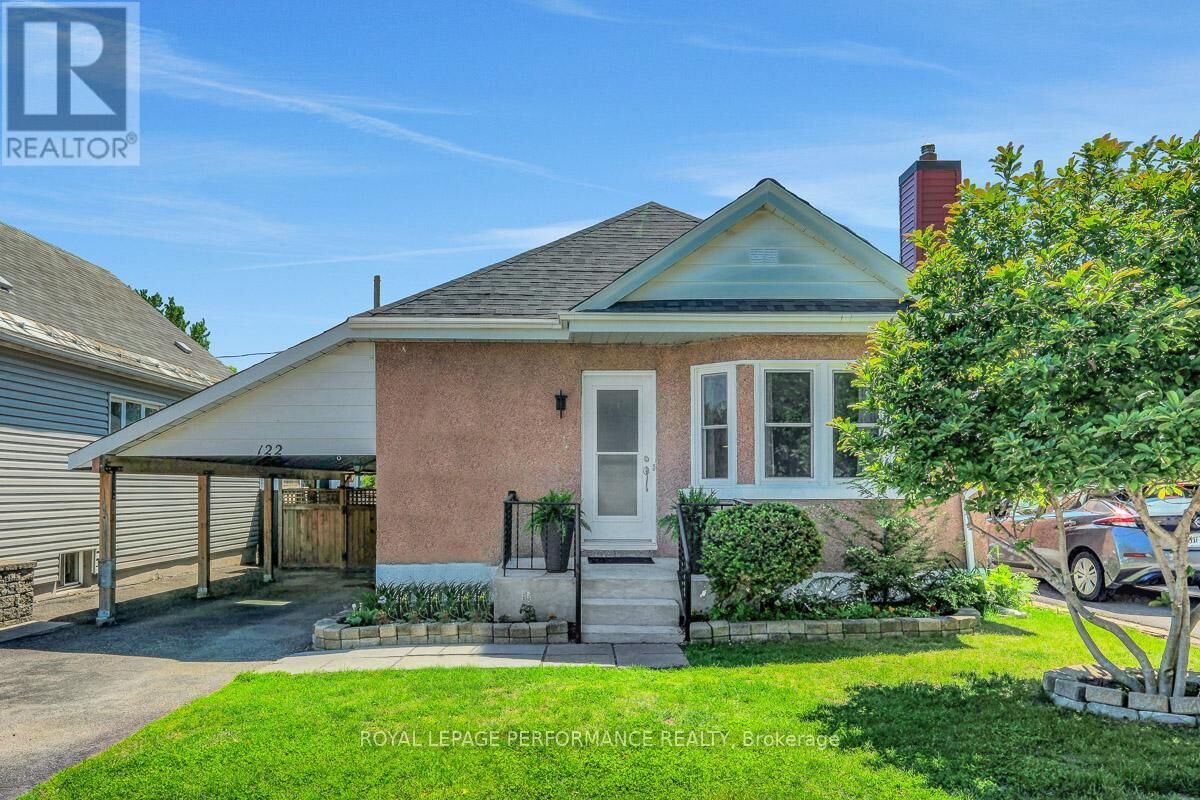 Property Photo:  122 Vachon Avenue  ON K1L 5S8 