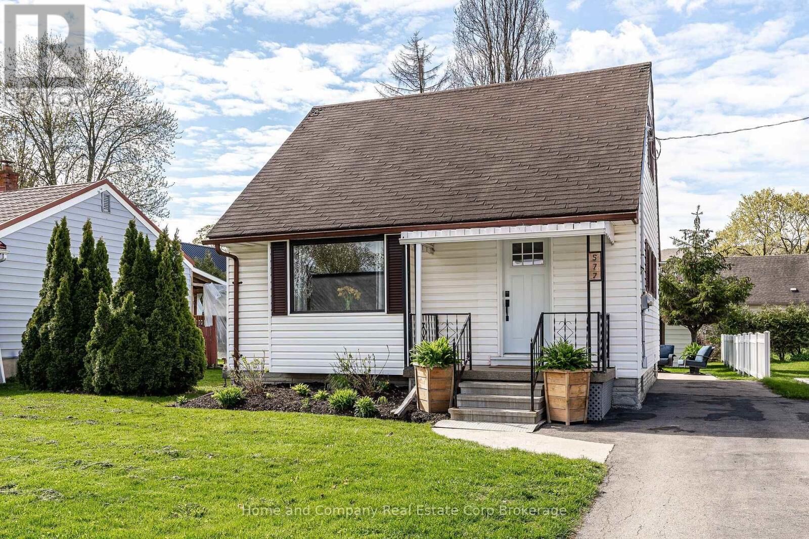 Property Photo:  577 Albert Street  ON N5A 3L6 