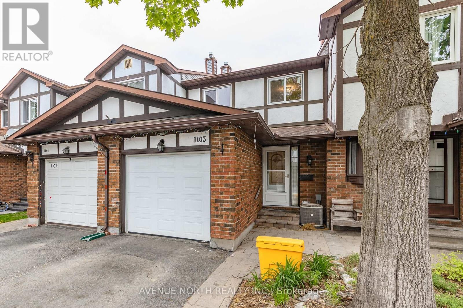 Photo de la propriété:  1103 Millwood Court  ON K1C 3E9 