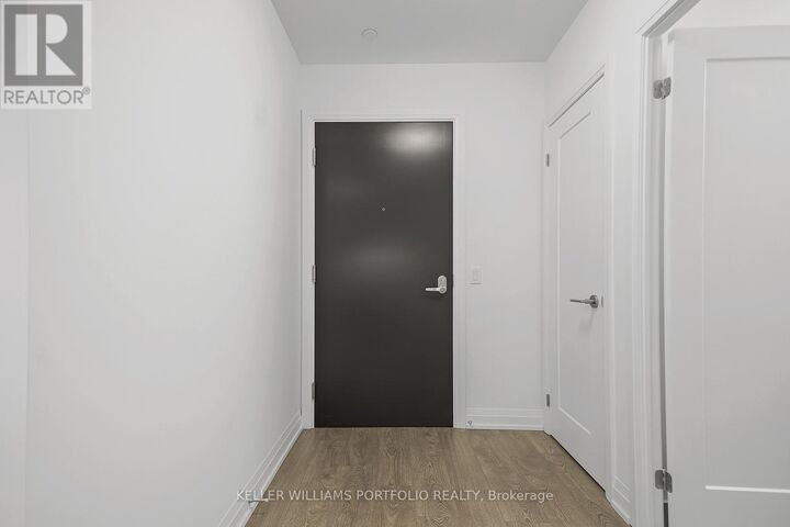 Property Photo:  286 Main Street 914  ON M4C 0B3 