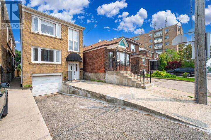 Property Photo:  475 Winona Drive 2 Main  ON M6C 3V2 