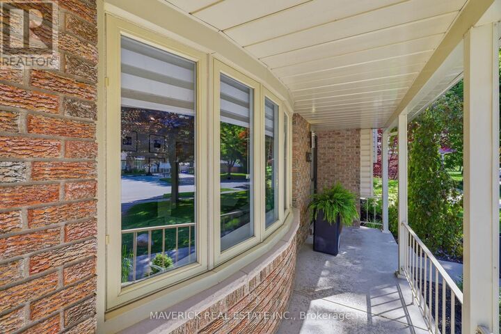 Property Photo:  56 Hawthorne Road  ON N6G 2W8 