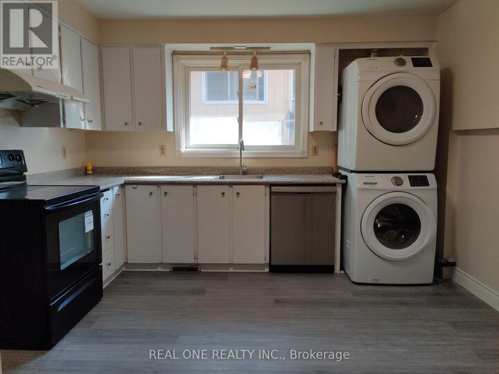 Property Photo:  93 Southdale Drive Upper  ON L3P 1K1 