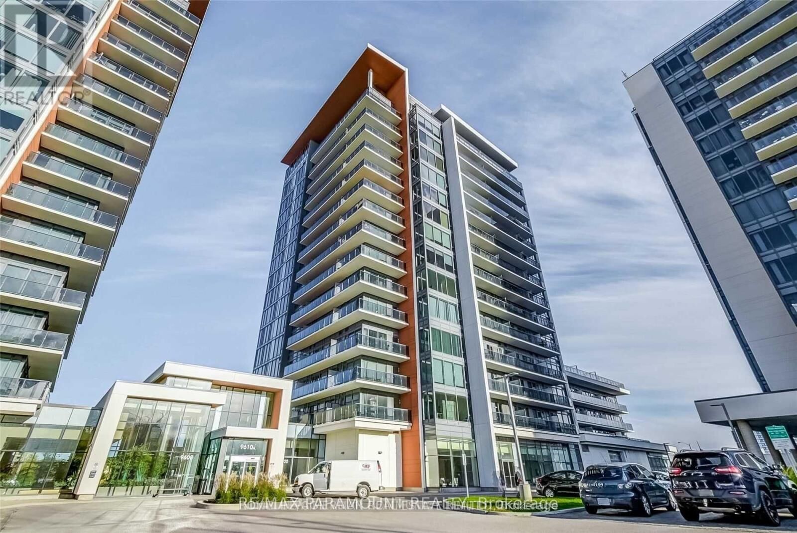 Property Photo:  9600 Yonge Street 706B  ON L4C 0X3 